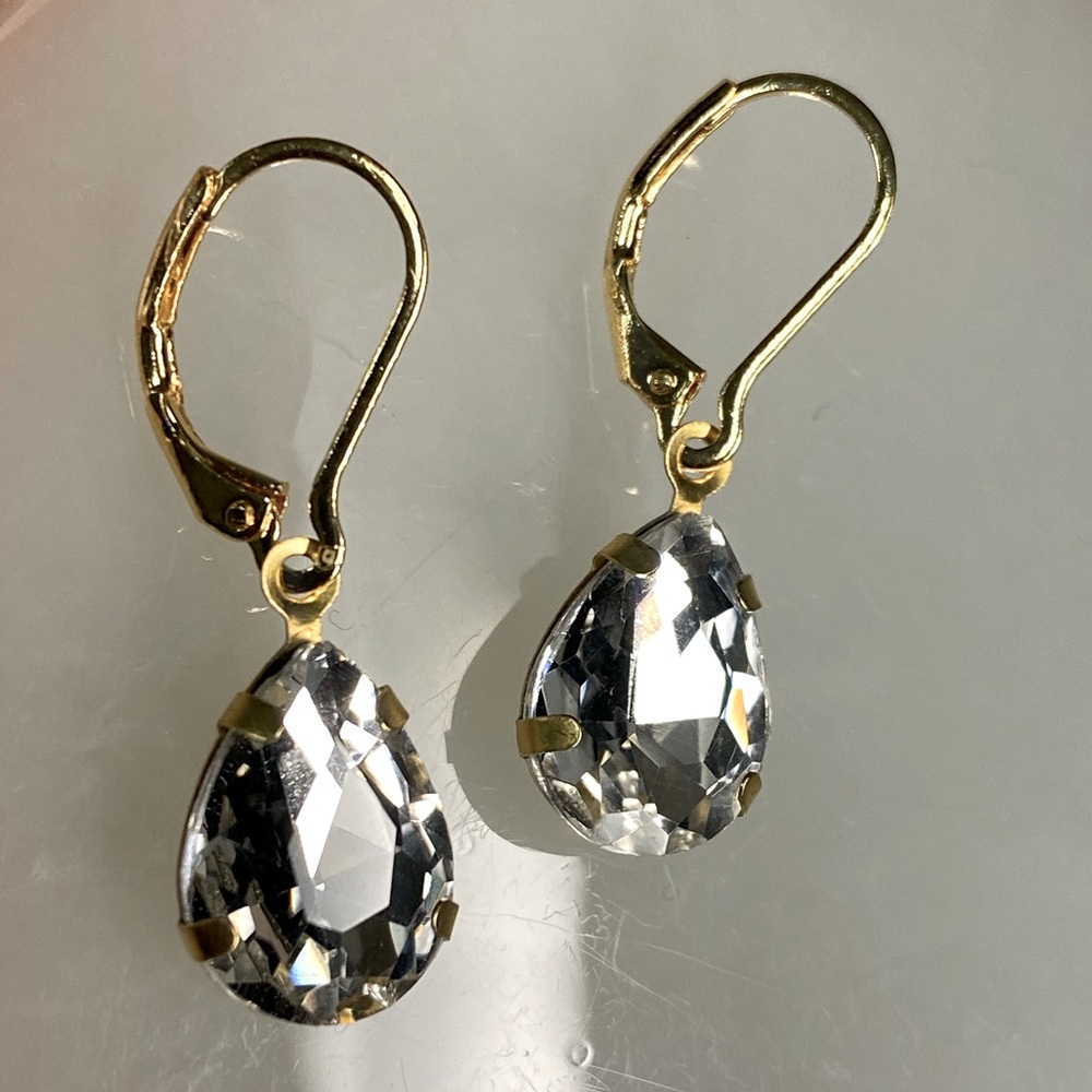 Crystal clear drop earrings